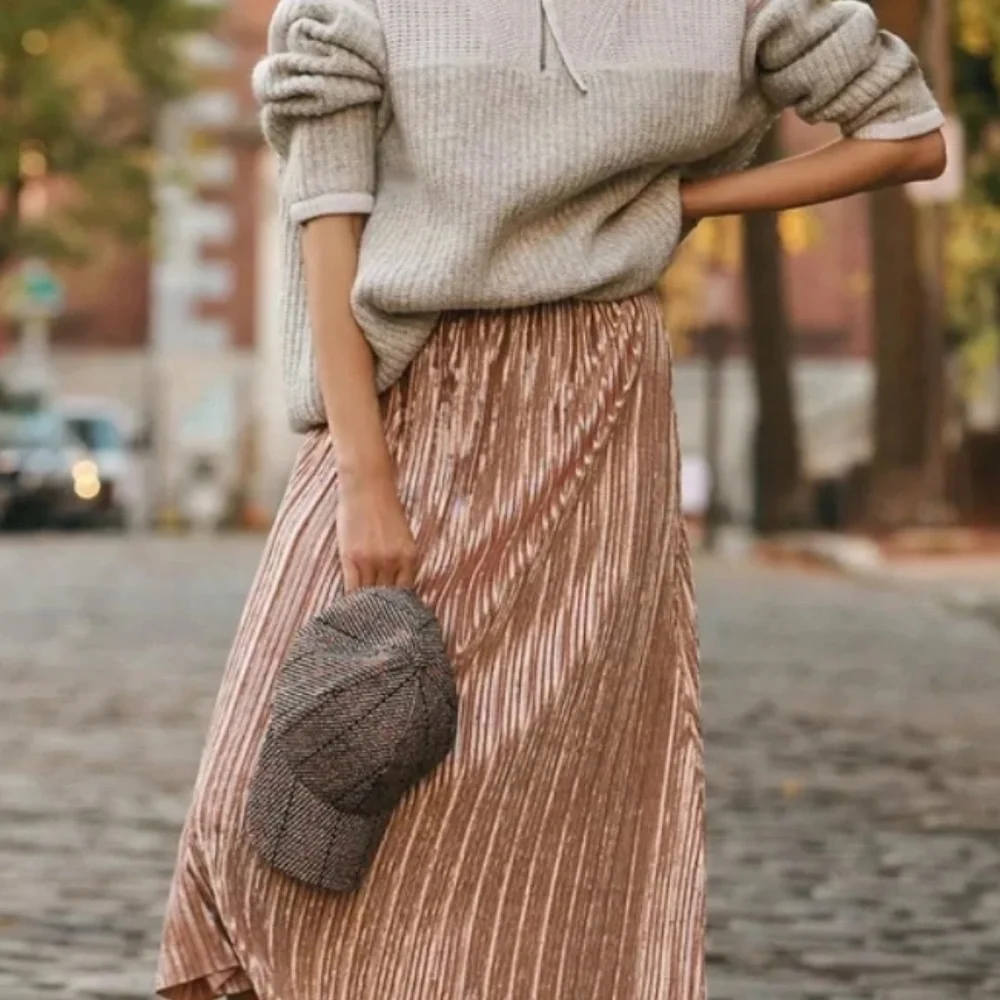 NWT Beyond Yoga Uptown Velvet Skirt - Picture 5 of 5